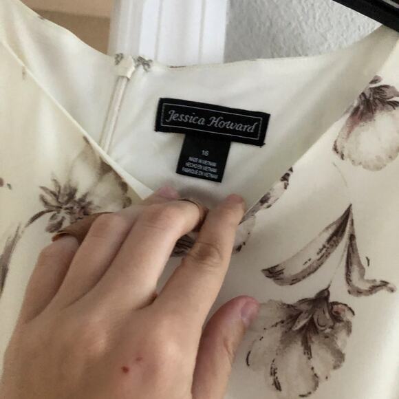 Jessica Howard Cream Floral Dress - Picture 5 of 7